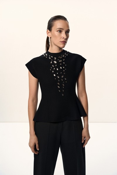 Черный джемпер с декоративными кристаллами VASSA CODE, пол female, цвет black