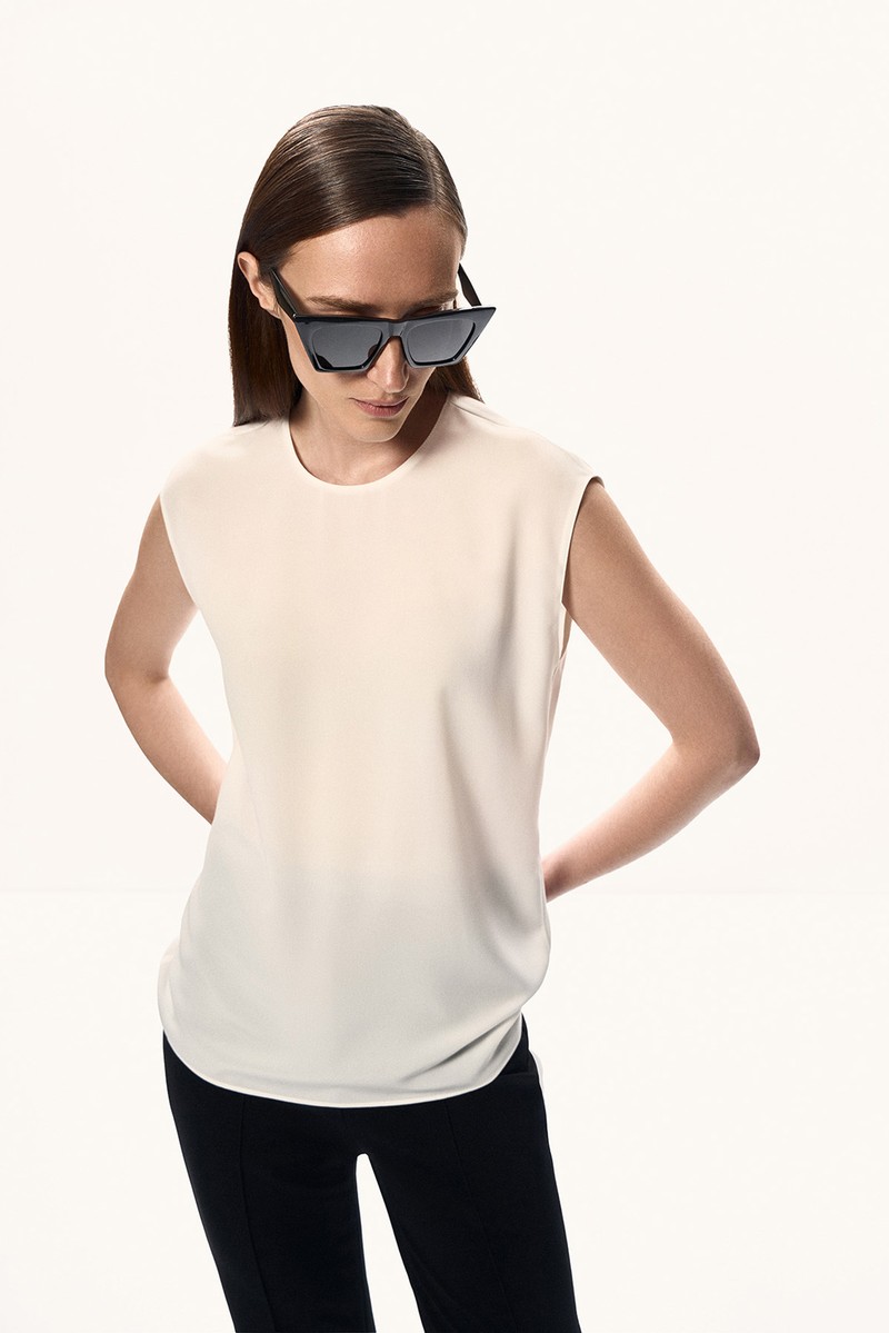 Блузка без рукавов VASSA&Co, пол female, цвет white