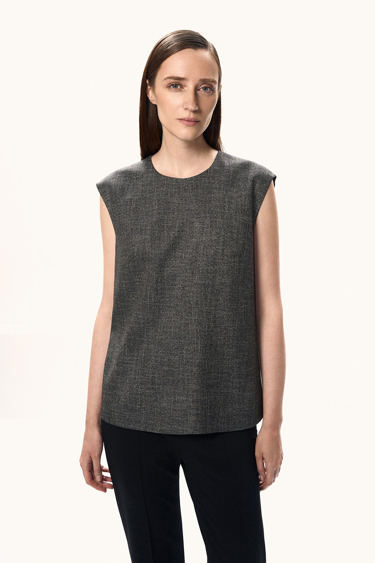 Жилет из фактурной ткани VASSA&Co, пол female, цвет серый