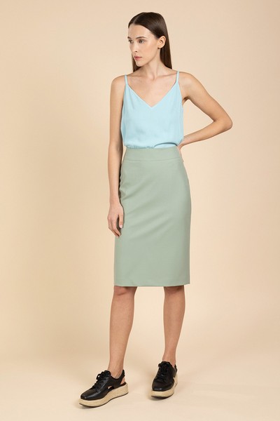 Классическая юбка зауженного силуэта VASSA&Co, пол женский, цвет хаки, фото №2