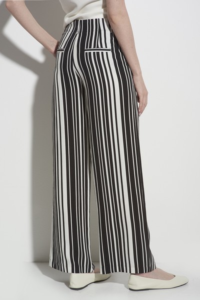 Брюки прямые черные в белую полоску VASSA CODE, пол женский, цвет черный, фото №4