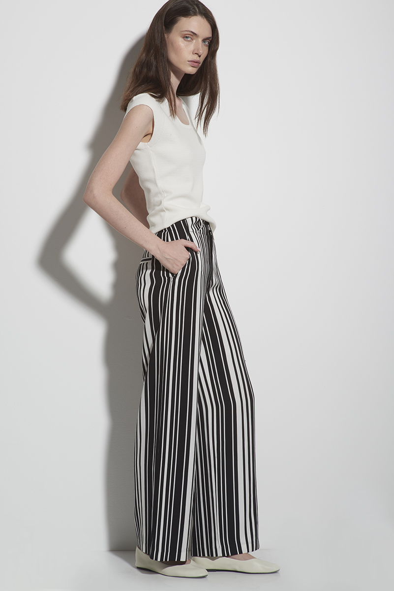 Брюки прямые черные в белую полоску VASSA CODE, пол женский, цвет черный, фото №5