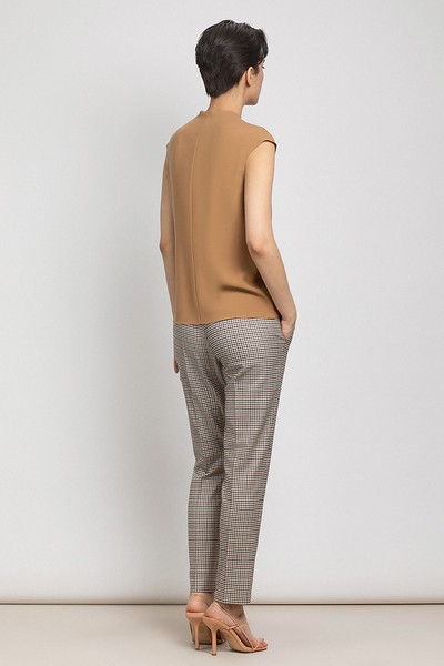 Базовый топ с V-образным вырезом VASSA&Co, пол женский, цвет коричневый, фото №4