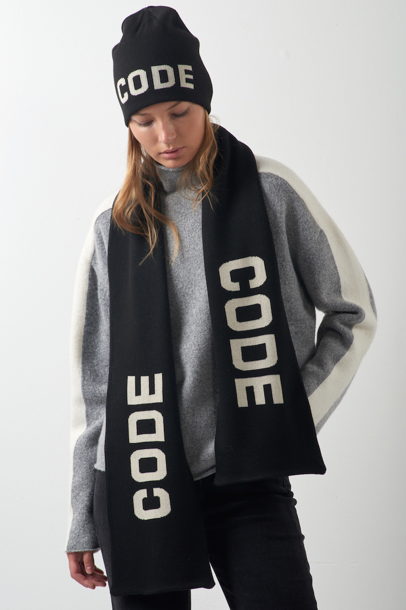 Шапка женская VASSA CODE, пол женский, цвет черный, фото №2