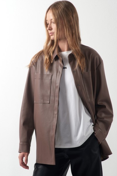 Рубашка из экокожи VASSA CODE, пол женский, цвет коричневый, фото №5