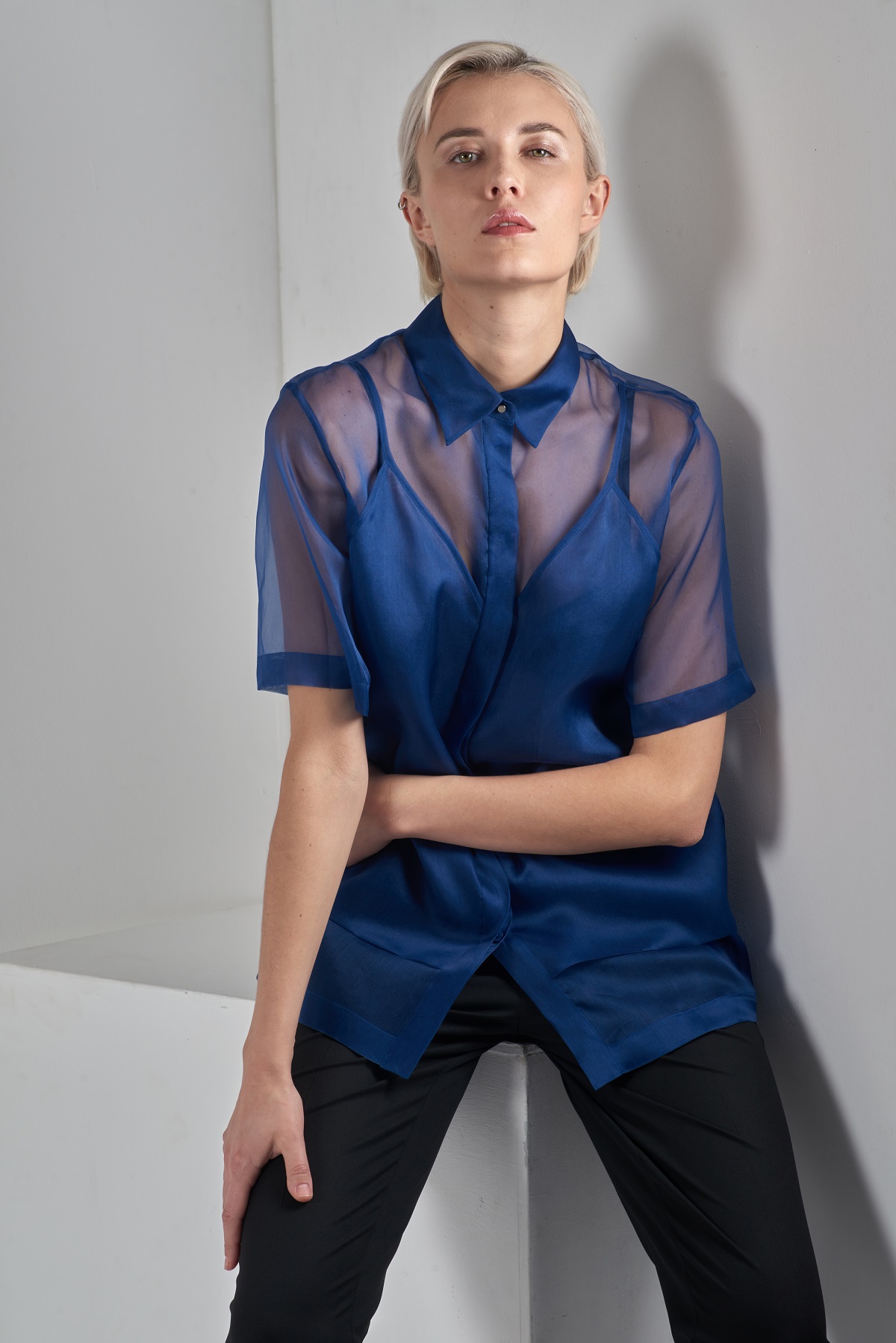 Блузка в синем цвете VASSA&Co, пол женский, цвет синий, фото №3