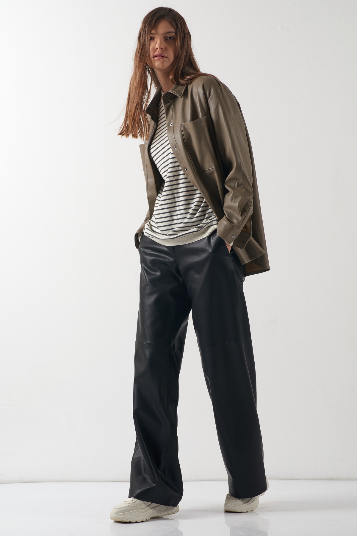 Рубашка из экокожи VASSA CODE, пол женский, цвет серый, фото №2