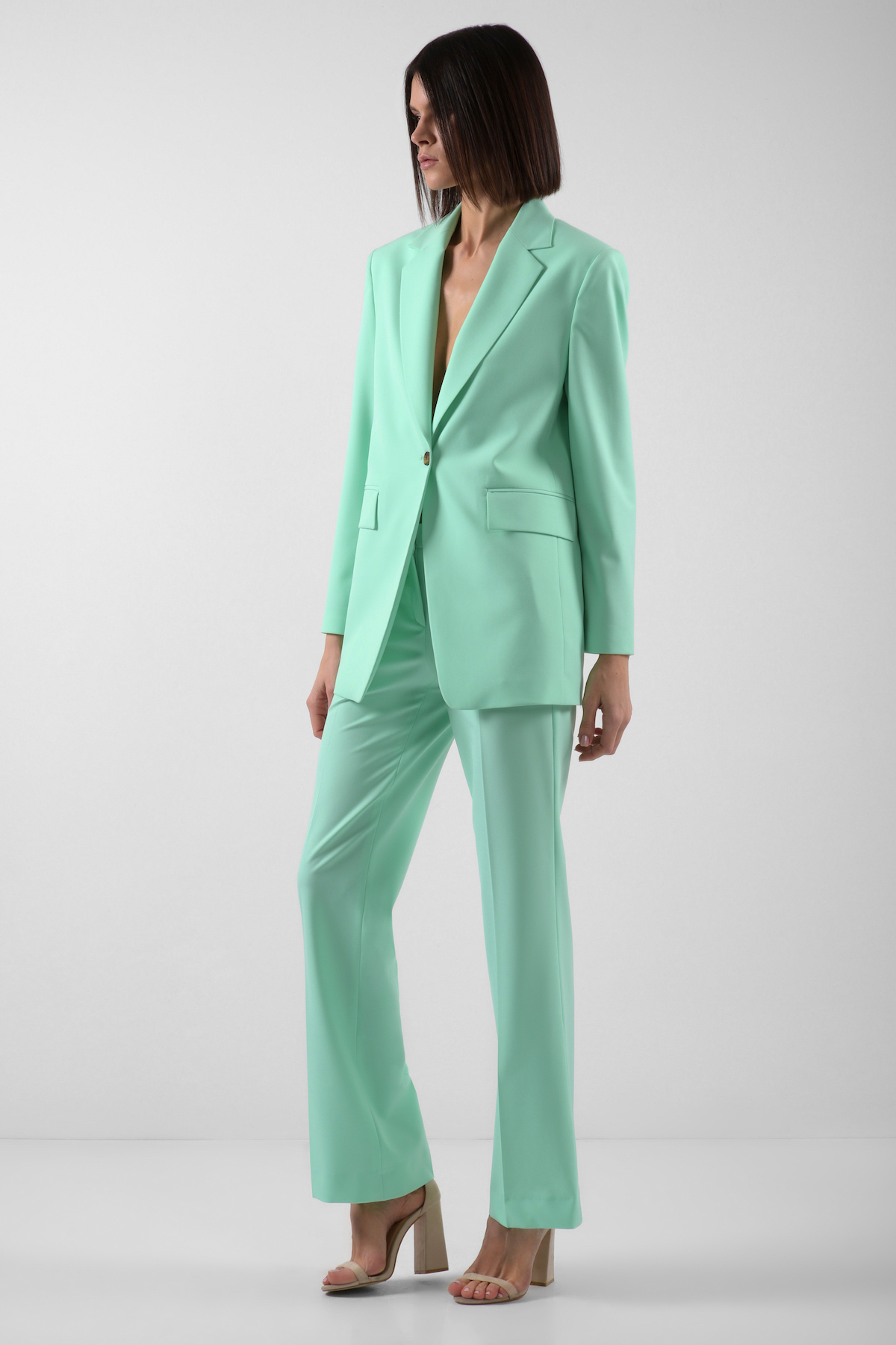 Брюки расклешенного силуэта VASSA&Co, пол женский, цвет зеленый, фото №2