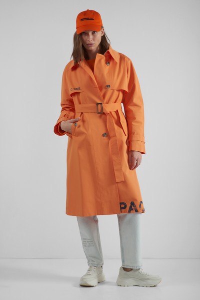 Тренч в оранжевом цвете с принтом VASSA CODE, пол женский, цвет оранжевый, фото №2