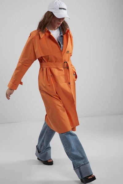 Тренч в оранжевом цвете с кокеткой VASSA CODE, пол женский, цвет оранжевый, фото №2