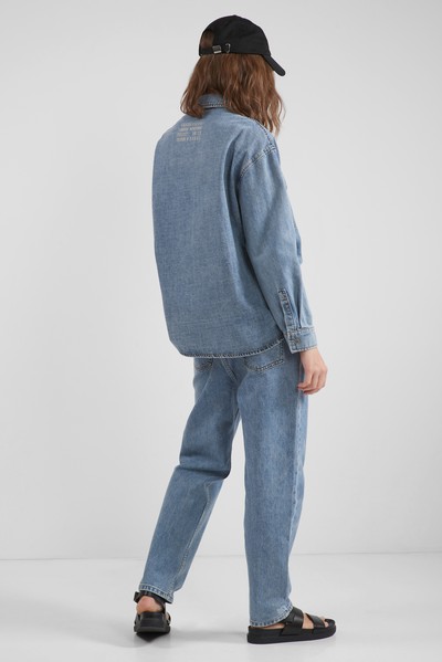 Джинсовая рубашка VASSA CODE, пол женский, цвет голубой, фото №4