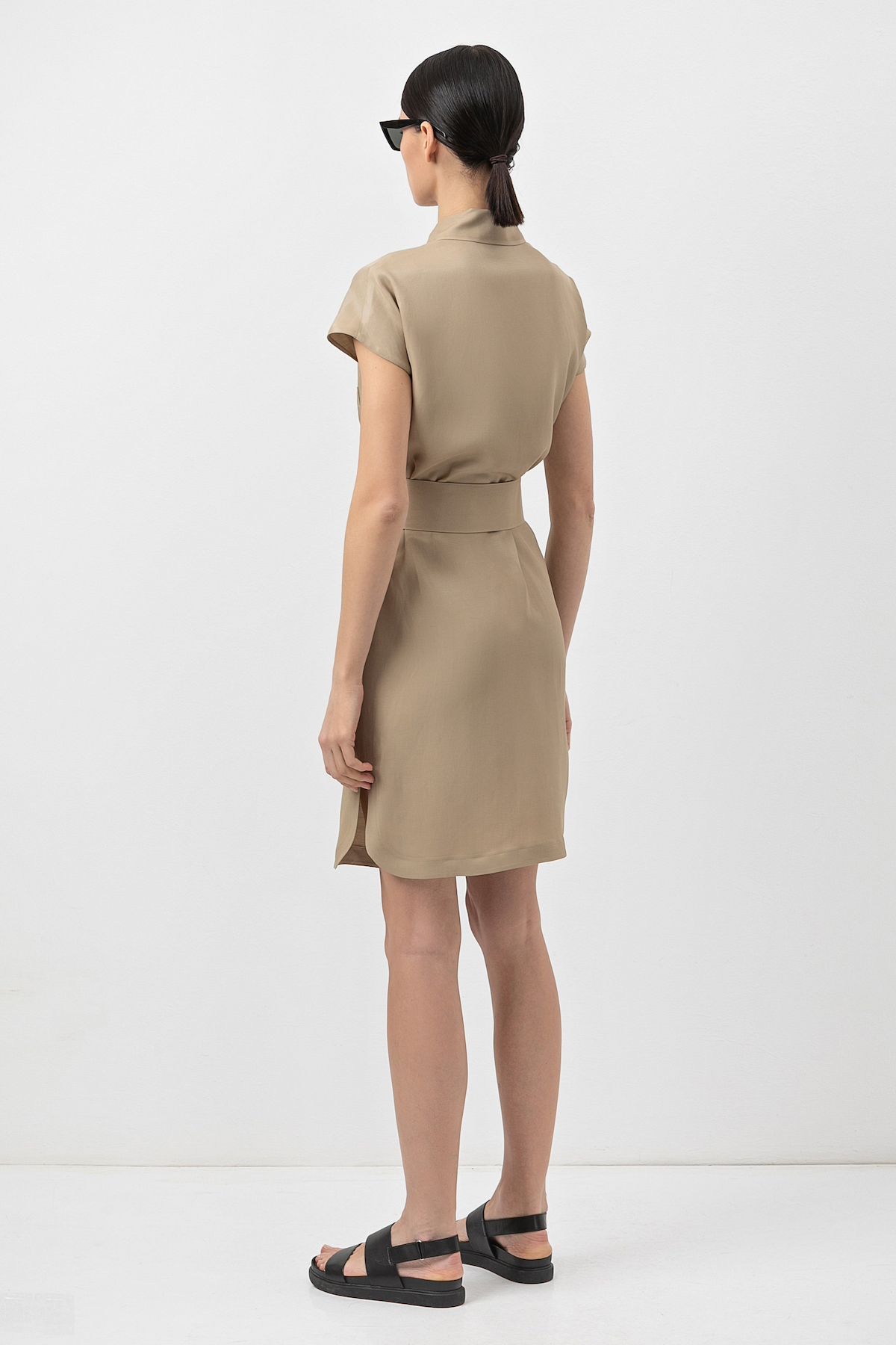 Платье со спортивными деталями VASSA&Co, пол женский, цвет бежевый, фото №6