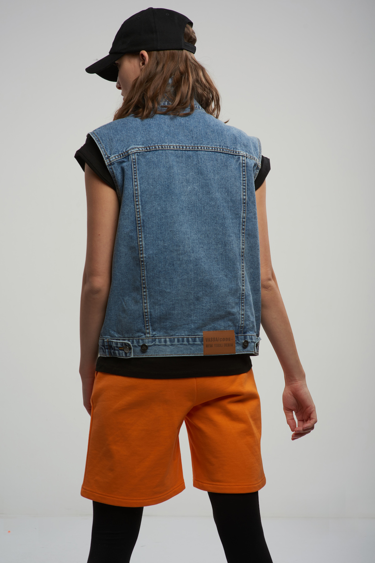 Джинсовый жилет VASSA CODE, пол женский, цвет синий, фото №5