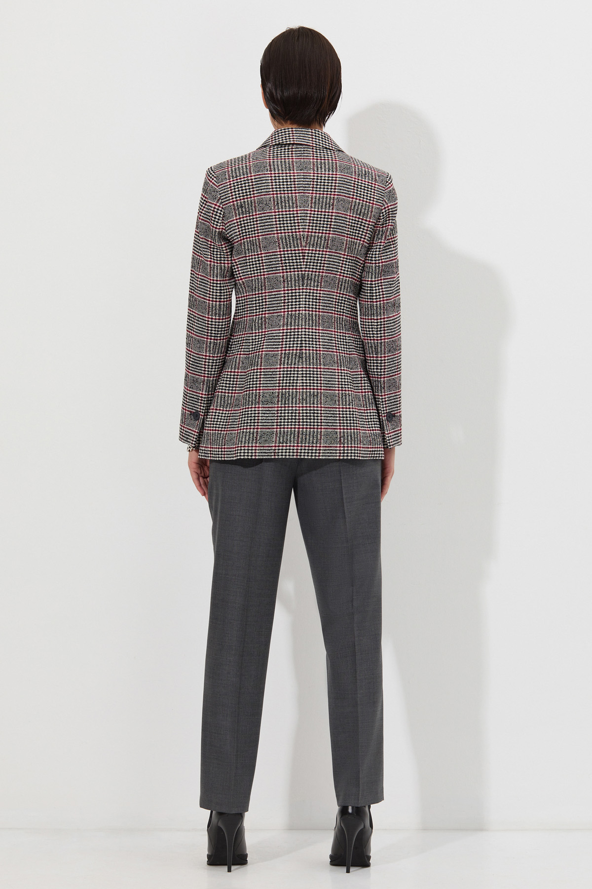 Двубортный жакет VASSA&Co, пол женский, цвет черный, фото №5