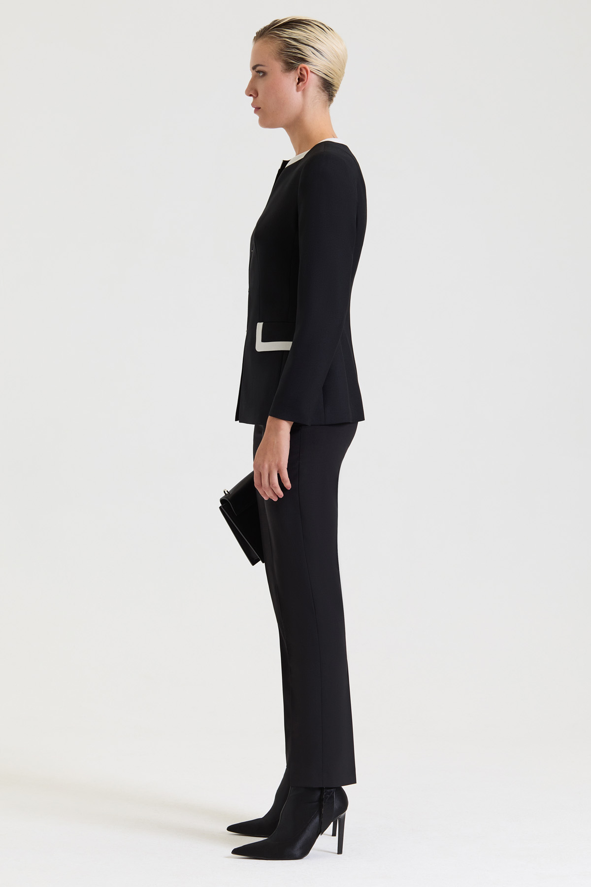 Приталенный жакет VASSA&Co, пол женский, цвет черный, фото №3