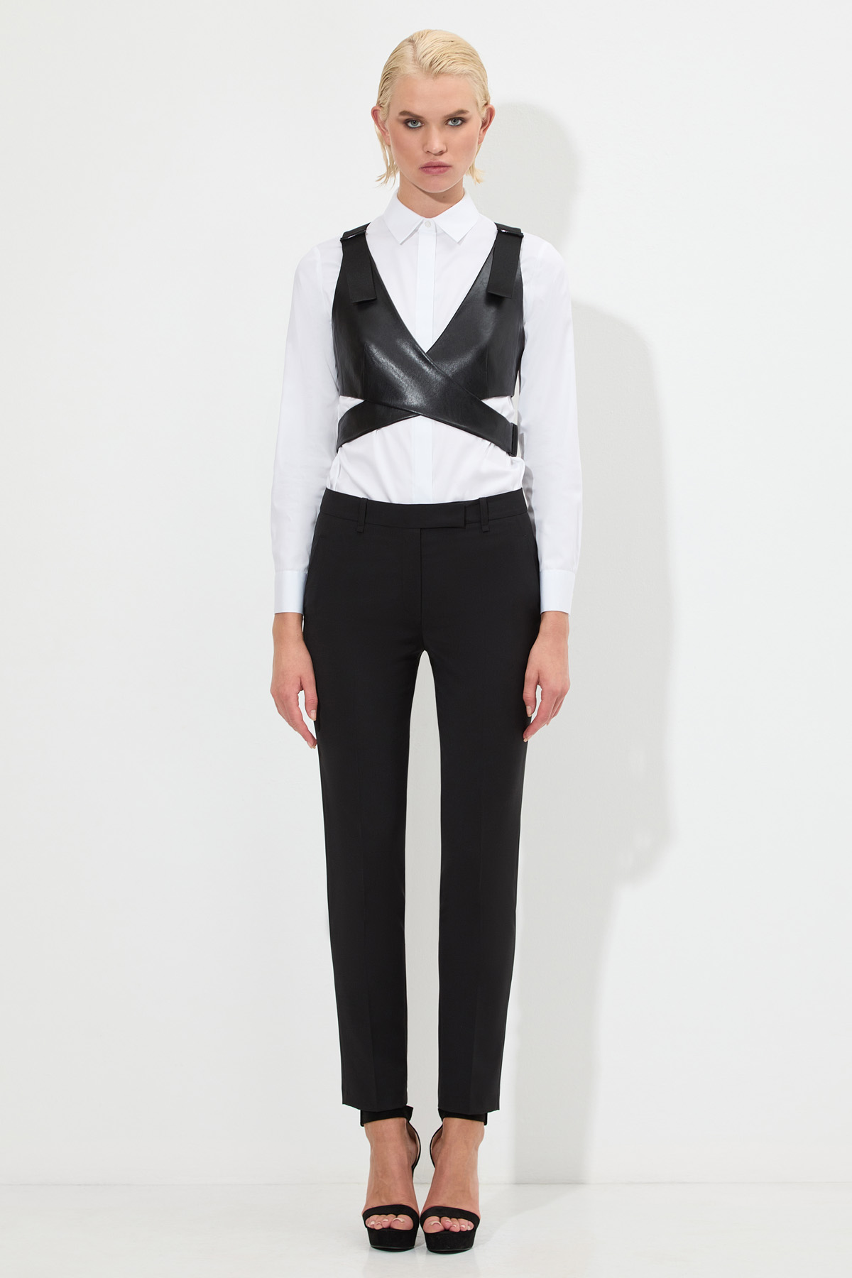 Укороченный жилет VASSA&Co, пол женский, цвет черный, фото №4