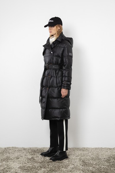 Пальто на молнии с капюшоном на кнопках VASSA CODE, пол женский, цвет черный, фото №4