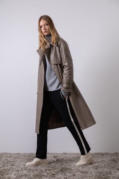 Утепленный плащ VASSA CODE, пол женский, цвет серый, фото №3