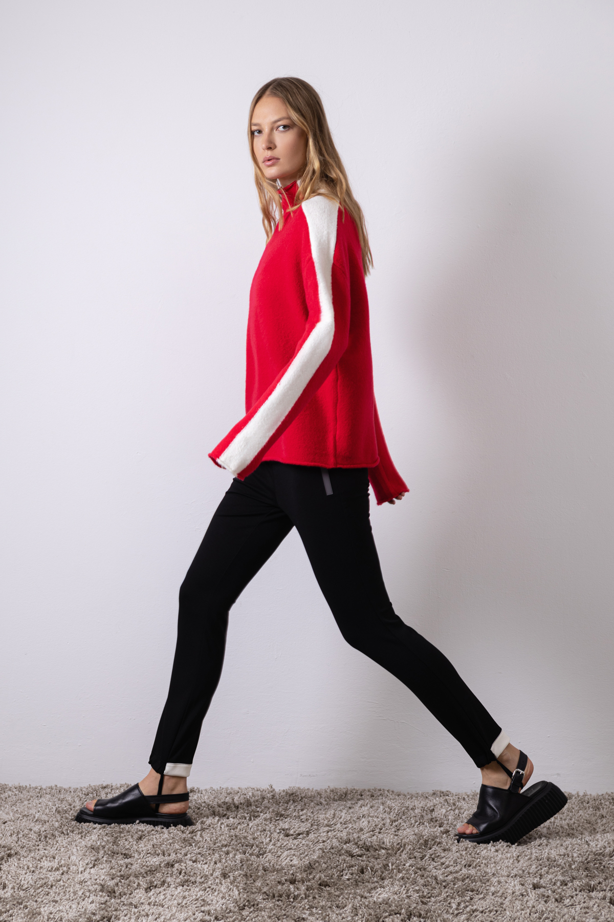 Jumper VASSA CODE, пол female, цвет red, фото №4