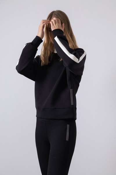 Свитшот с контрастными вставками , пол женский, цвет черный, фото №3