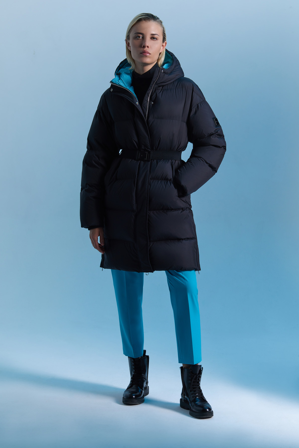 Пуховик VASSA&Co, пол женский, цвет черный, фото №2