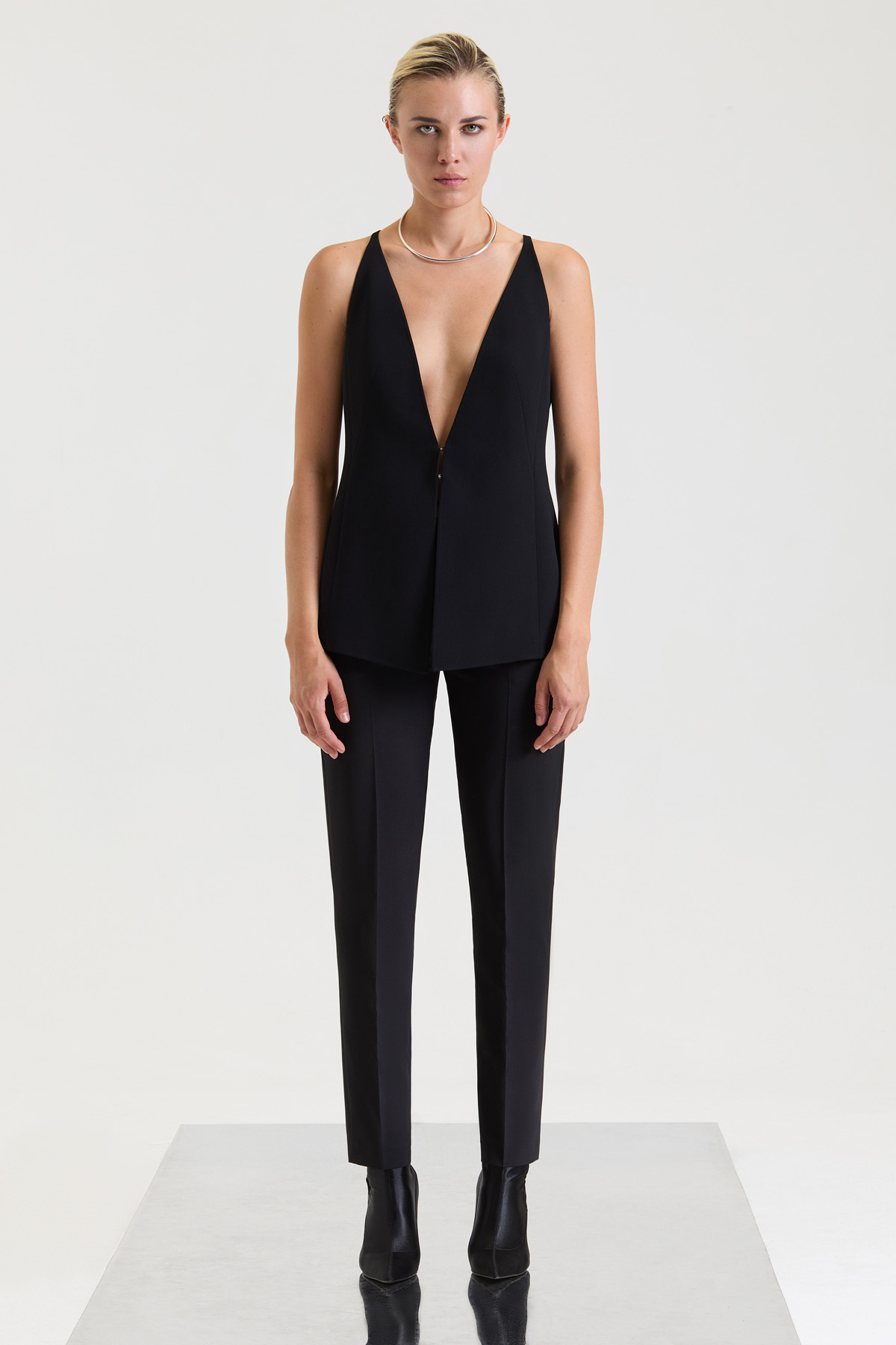 Дизайнерский жилет VASSA&Co, пол женский, цвет черный, фото №2