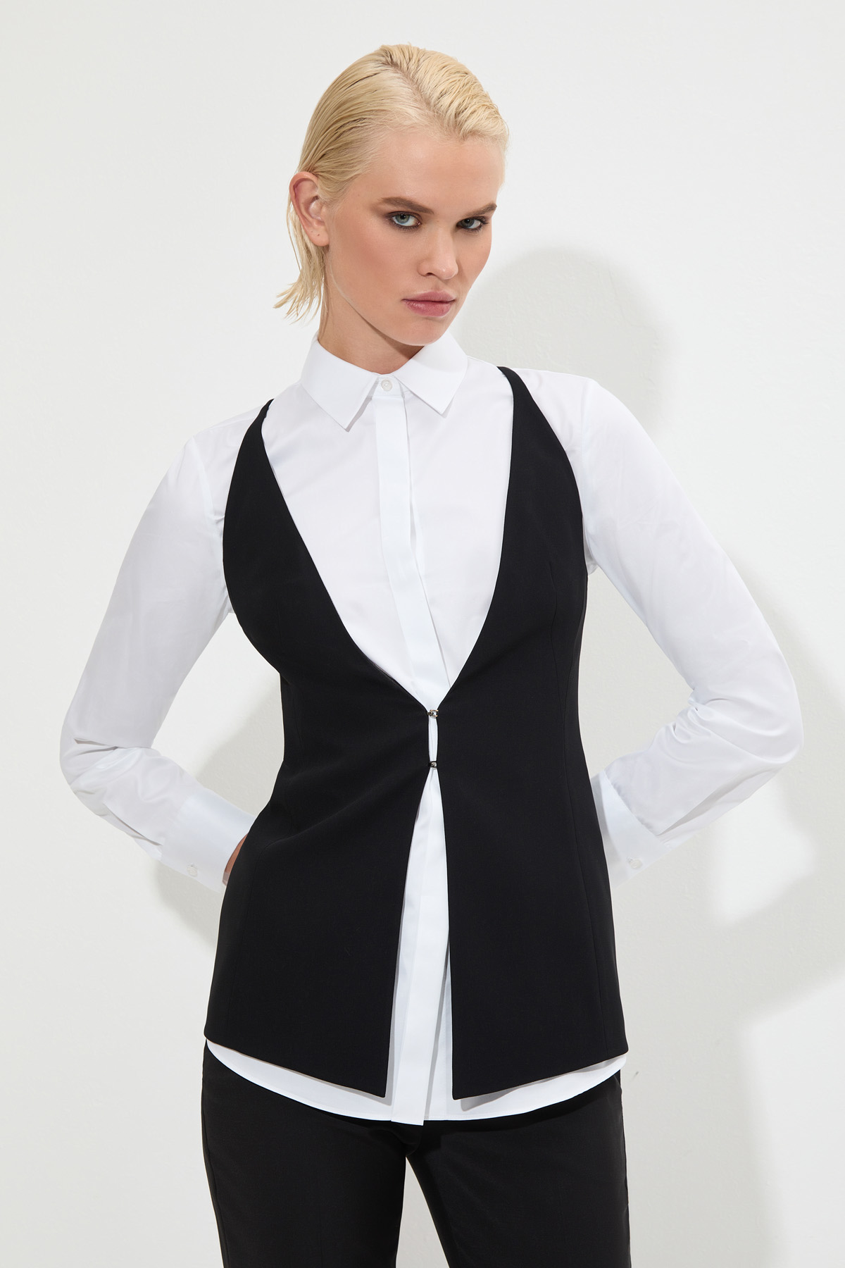 Дизайнерский жилет VASSA&Co, пол женский, цвет черный, фото №3