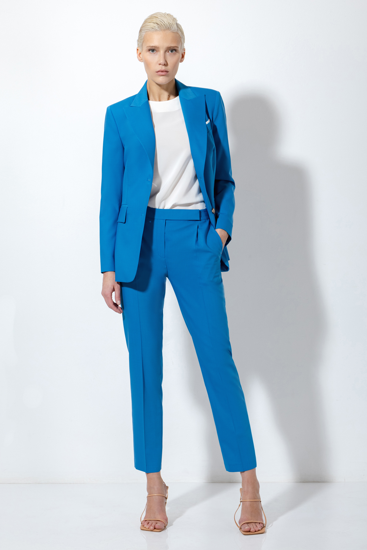 Приталенный жакет в бирюзовом цвете VASSA&Co, пол женский, цвет голубой, фото №4