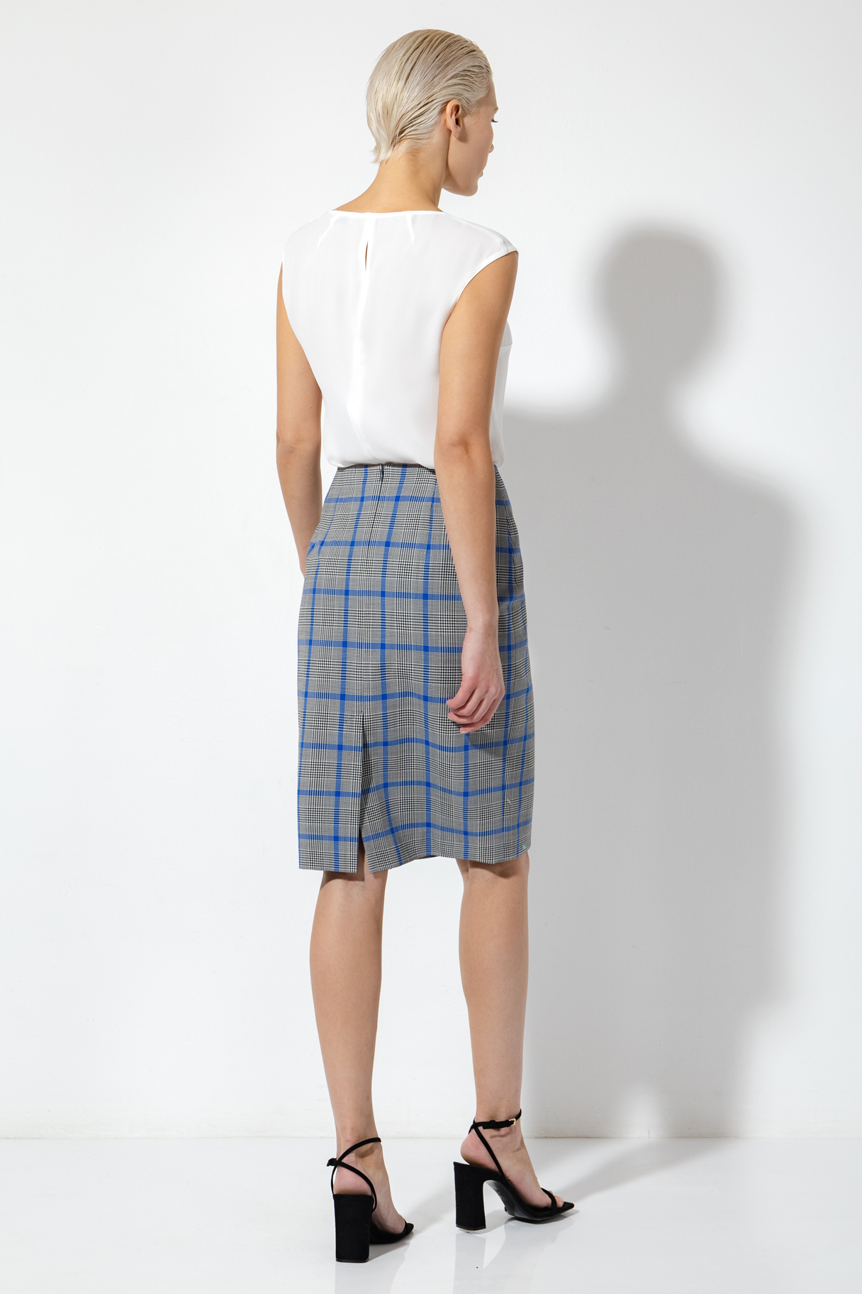 Прямая юбка в клетку VASSA&Co, пол female, цвет синий, фото №3
