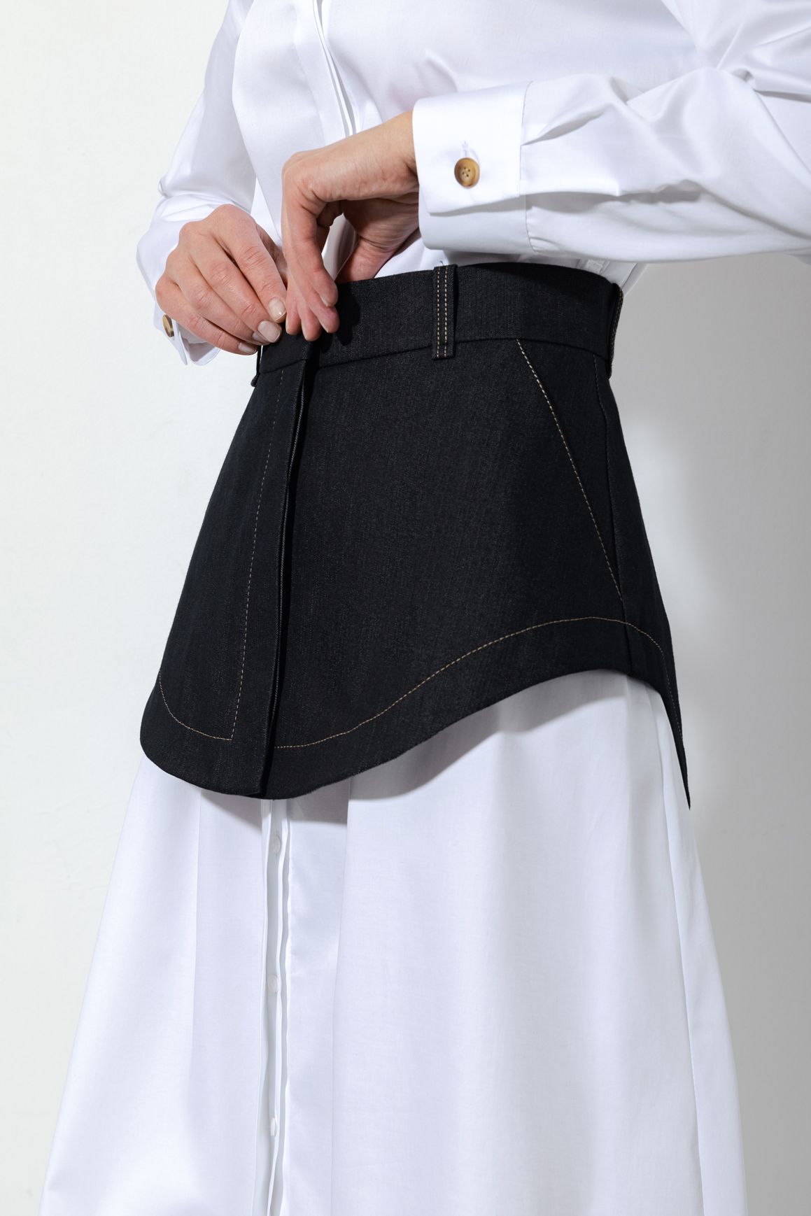 Платье с баской из денима VASSA&Co, пол женский, цвет белый, фото №6