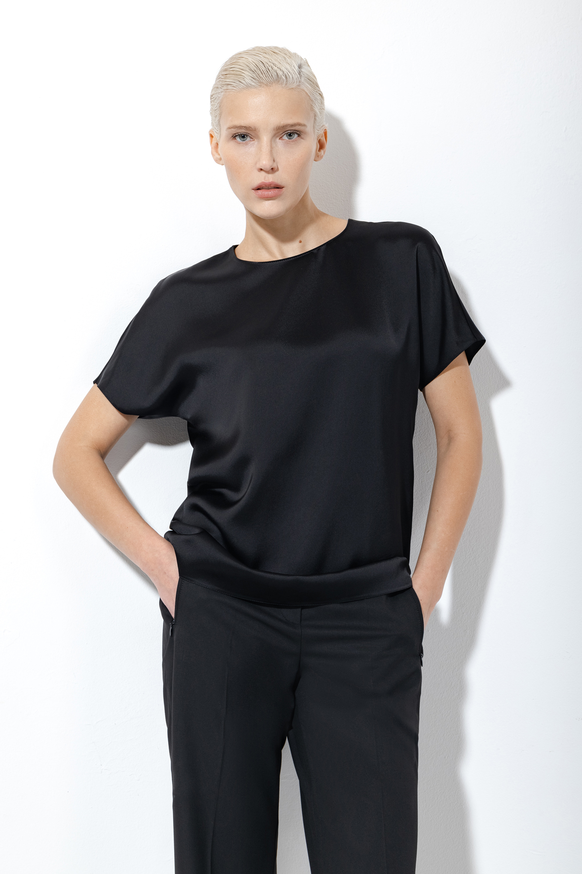 Базовая блузка VASSA&Co, пол женский, цвет черный, фото №4