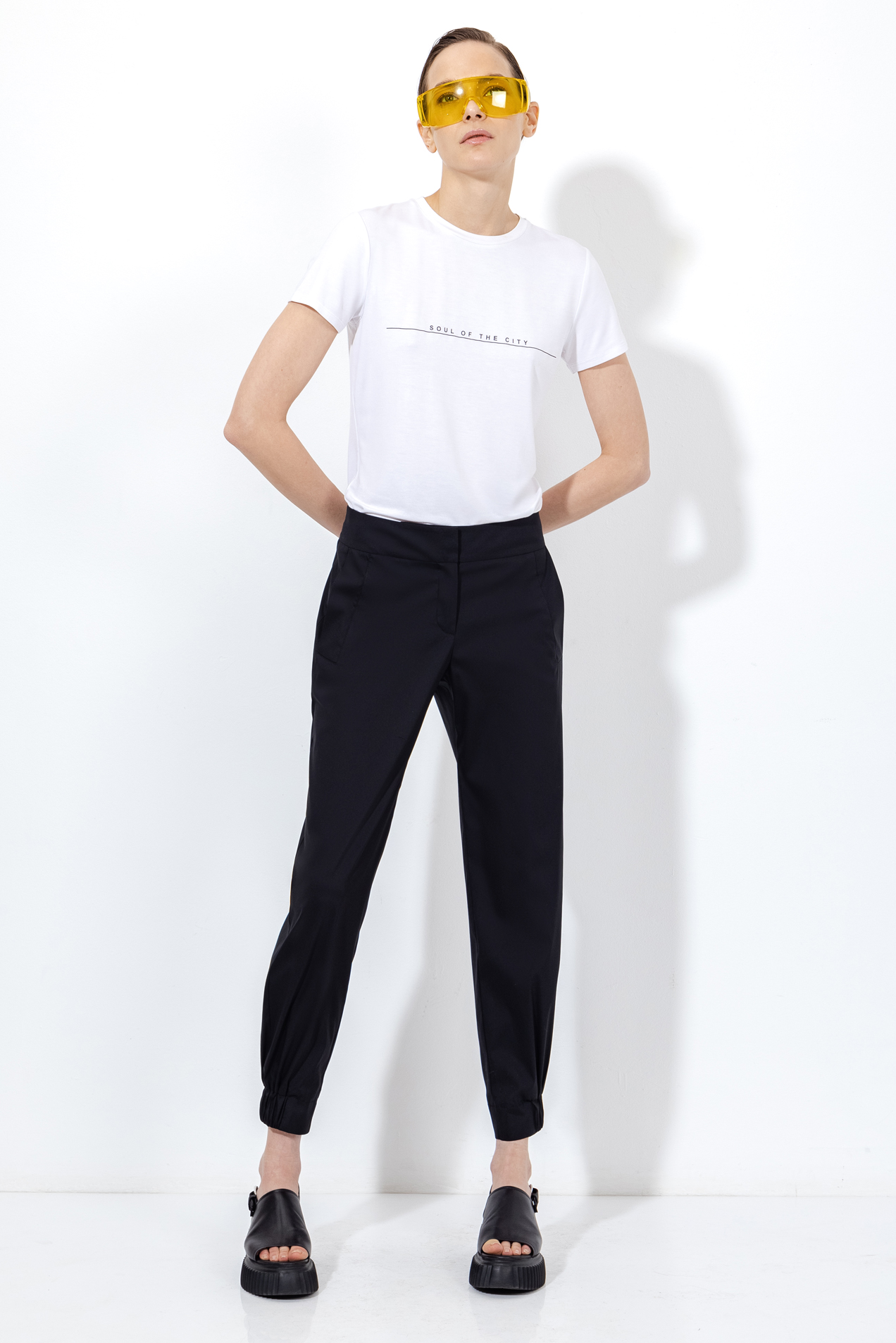 Брюки с манжетами VASSA&Co, пол женский, цвет черный, фото №4