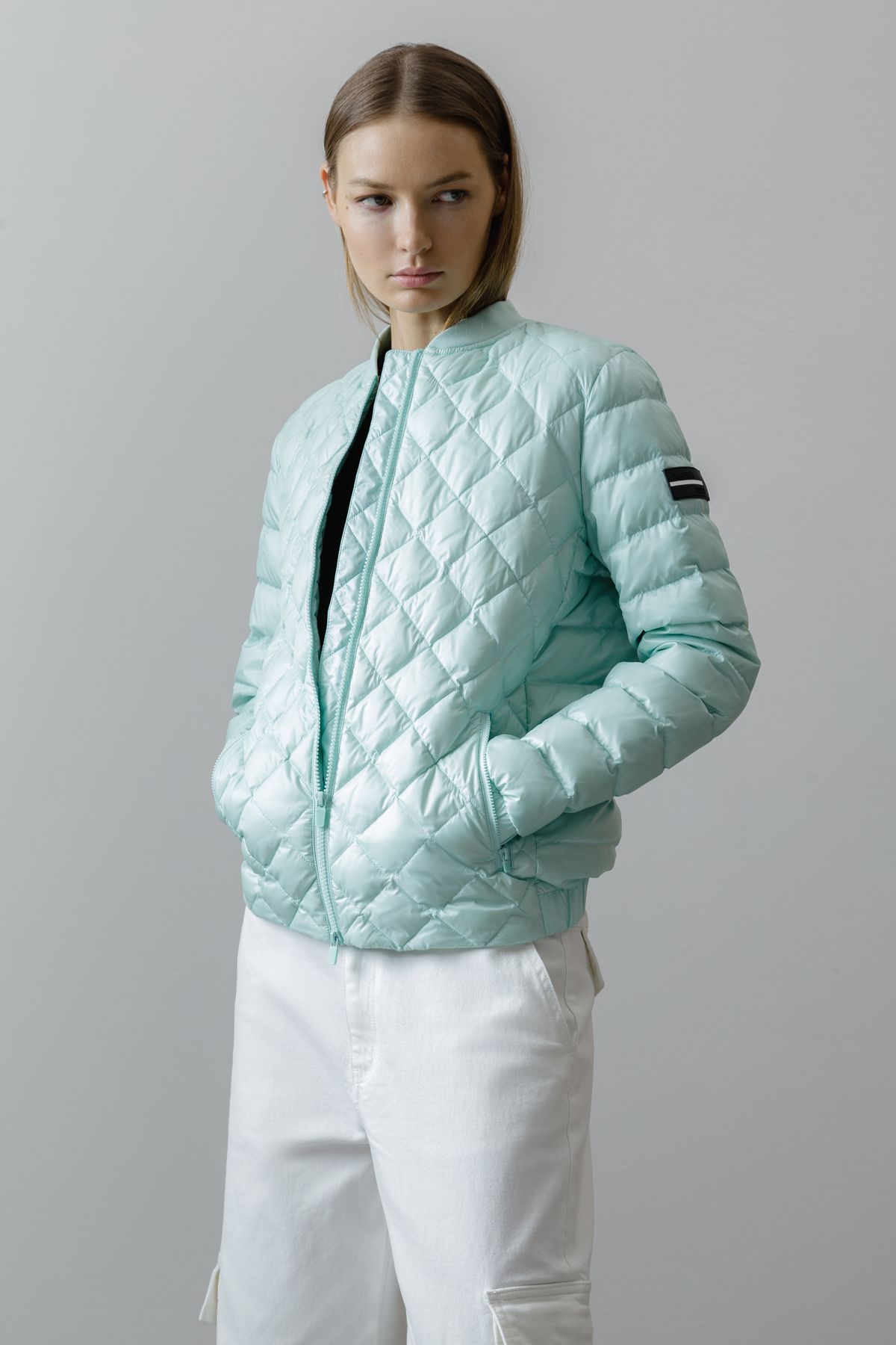 Стеганый бомбер VASSA CODE, пол женский, цвет зеленый, фото №4