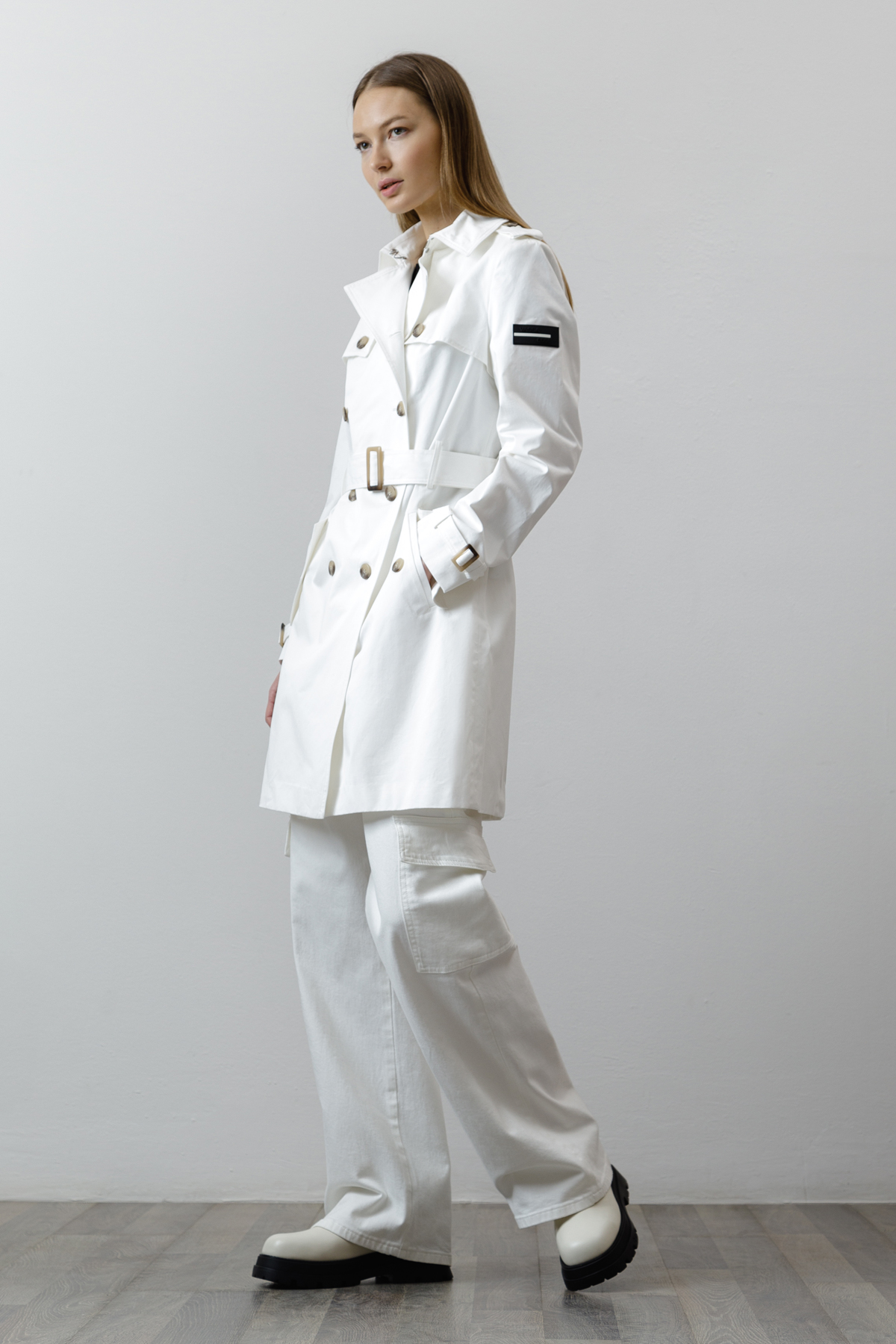 Укороченный тренч VASSA CODE, пол женский, цвет белый, фото №5