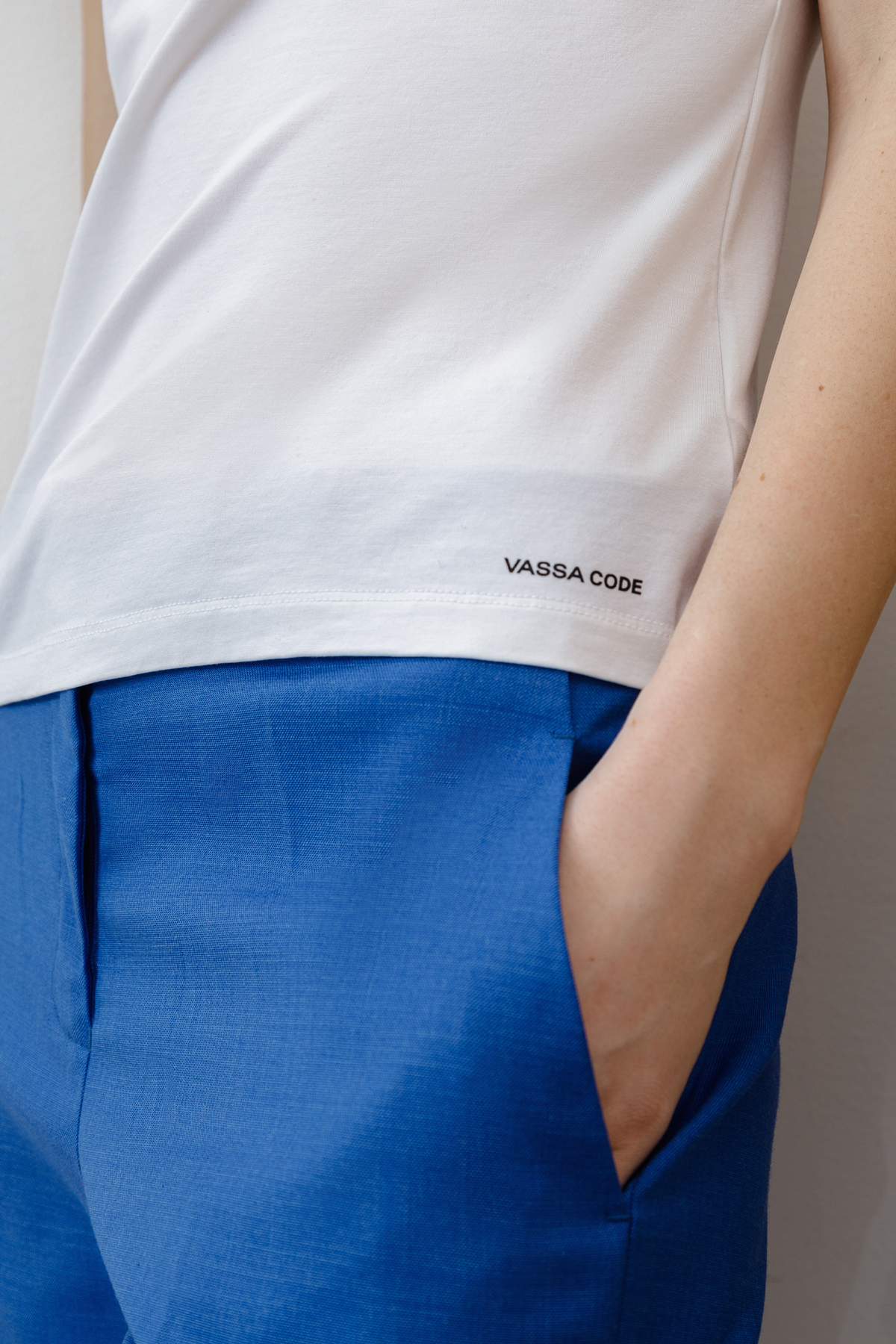 Футболка приталенного кроя , пол женский, цвет белый, фото №4