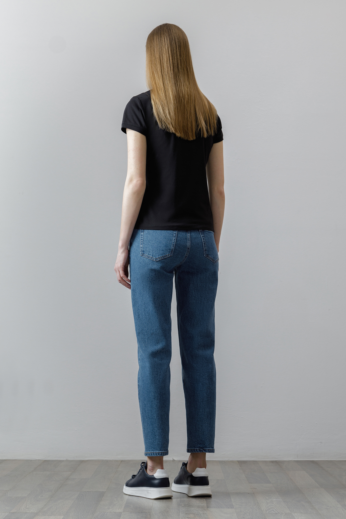 Футболка приталенного кроя , пол женский, цвет черный, фото №3