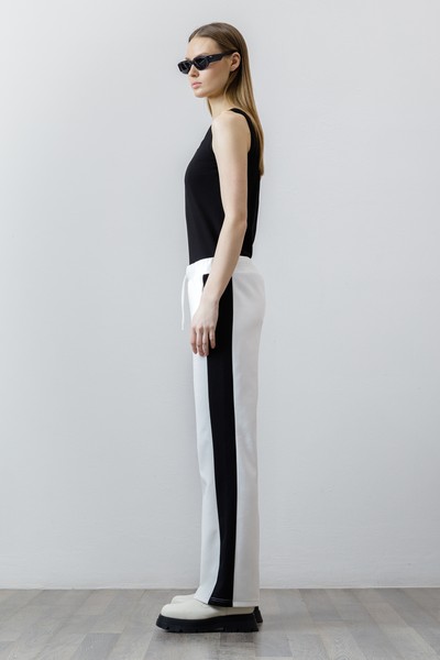 Брюки с контрастными вставками , пол женский, цвет белый, фото №4