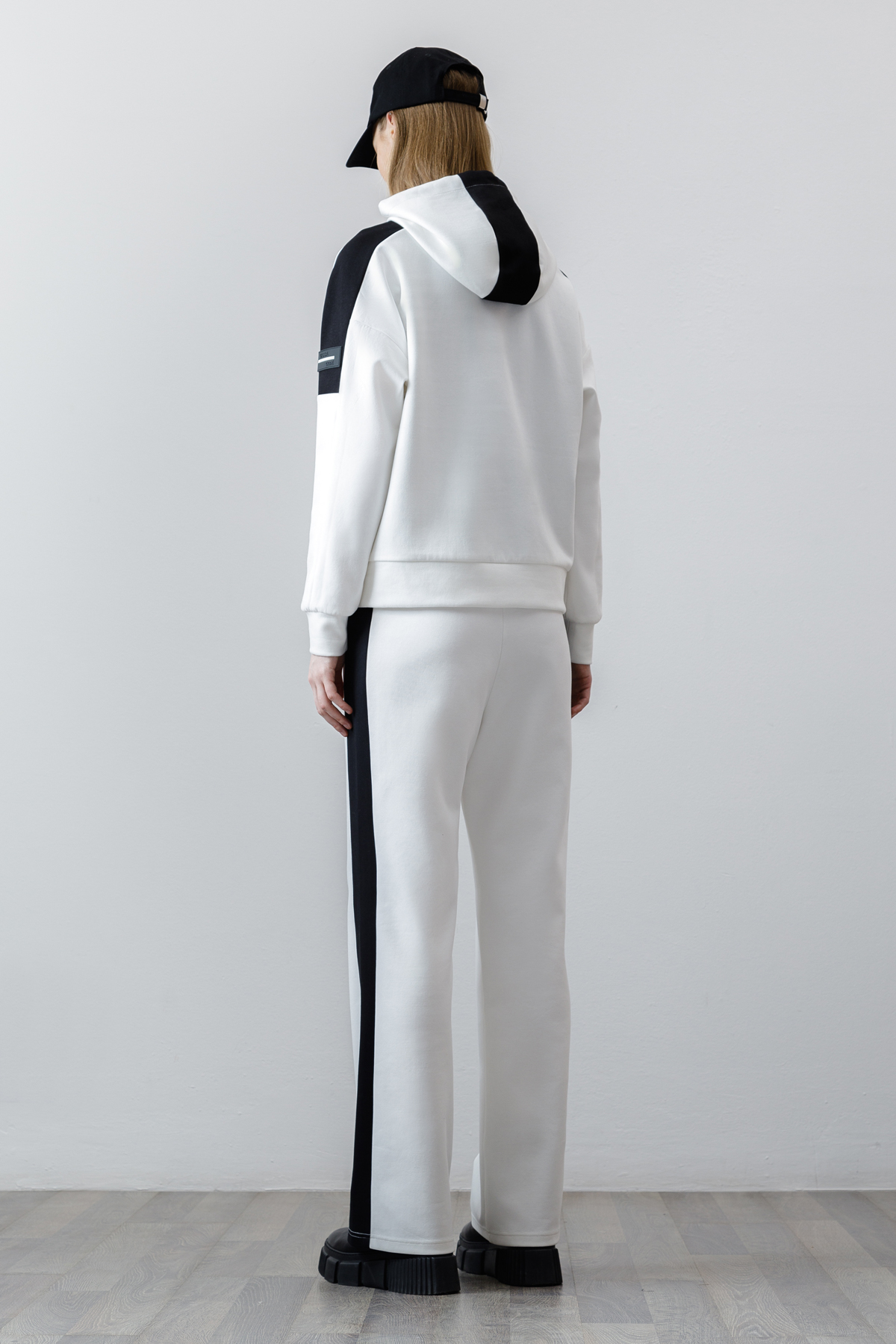 Брюки с контрастными вставками , пол женский, цвет белый, фото №5