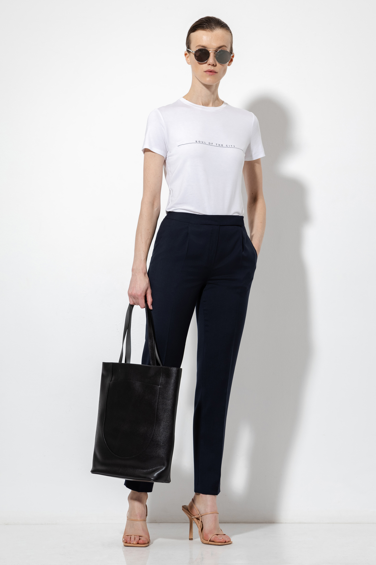 Зауженные брюки из 100% шерсти VASSA&Co, пол женский, цвет синий, фото №3