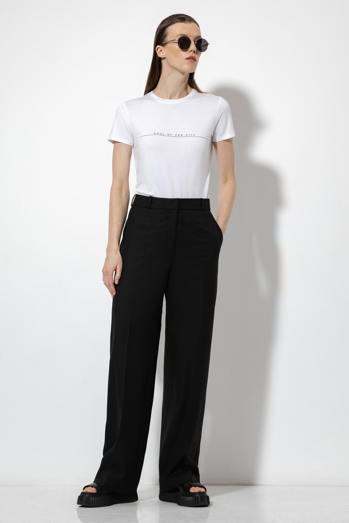 Широкие брюки VASSA&Co, пол женский, цвет черный, фото №3