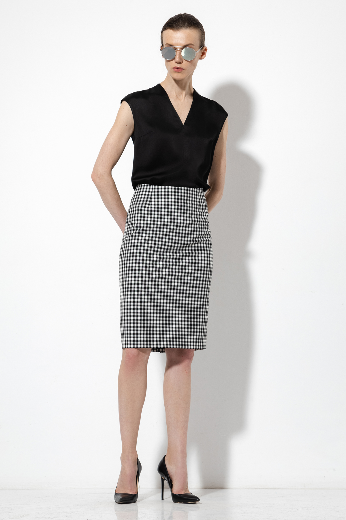 Юбка-карандаш в клетку VASSA&Co, пол женский, цвет черный, фото №2