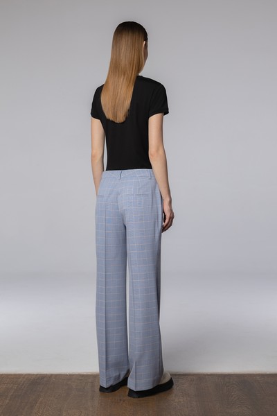 Брюки в клетку свободного кроя VASSA CODE, пол женский, цвет голубой, фото №4