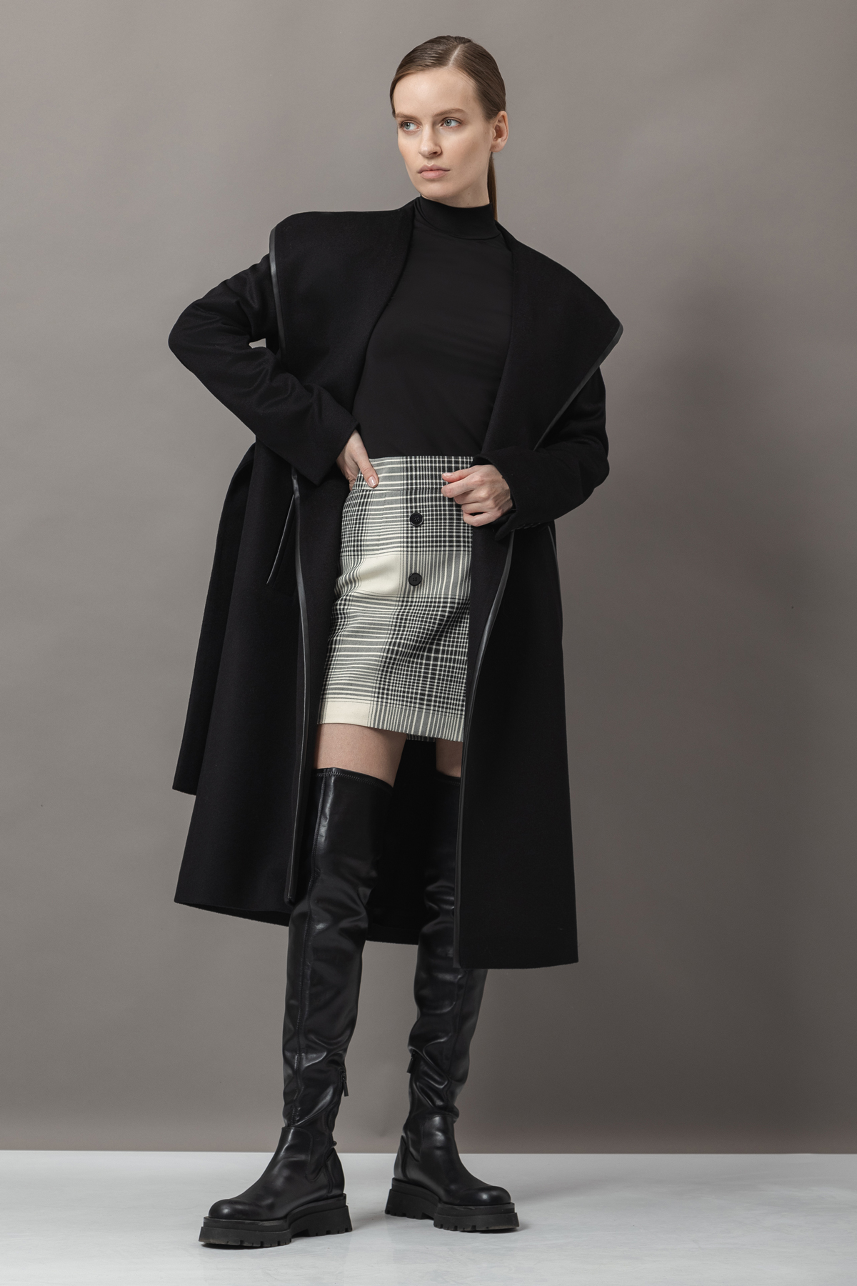 Пальто с капюшоном VASSA&Co, пол женский, цвет черный, фото №3