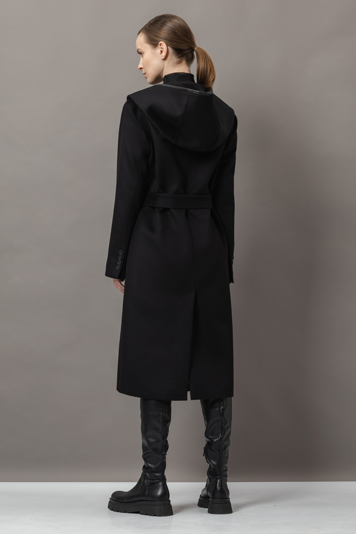 Пальто с капюшоном VASSA&Co, пол женский, цвет черный, фото №5