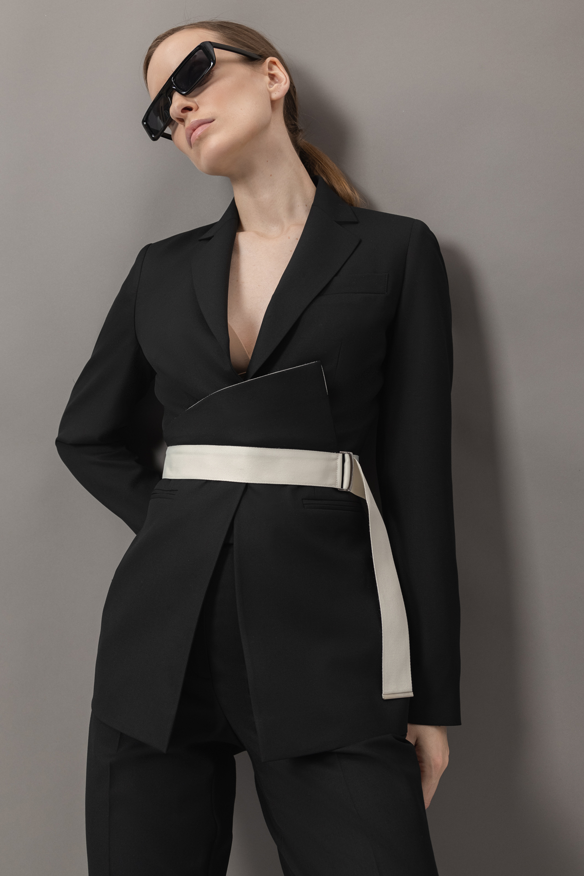 Жакет с контрастным поясом VASSA&Co, пол женский, цвет черный, фото №7
