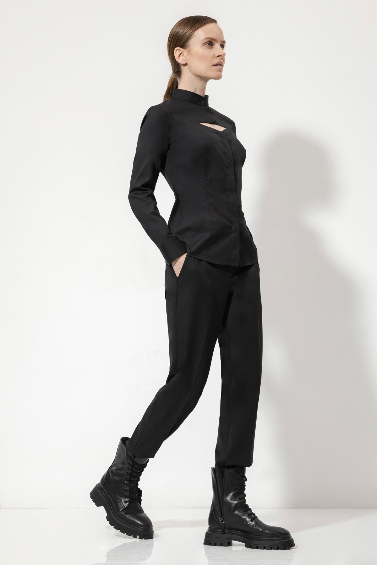 Блузка с фигурным вырезом VASSA&Co, пол женский, цвет черный, фото №4