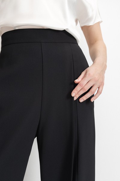 Дизайнерские брюки VASSA&Co, пол женский, цвет черный, фото №5