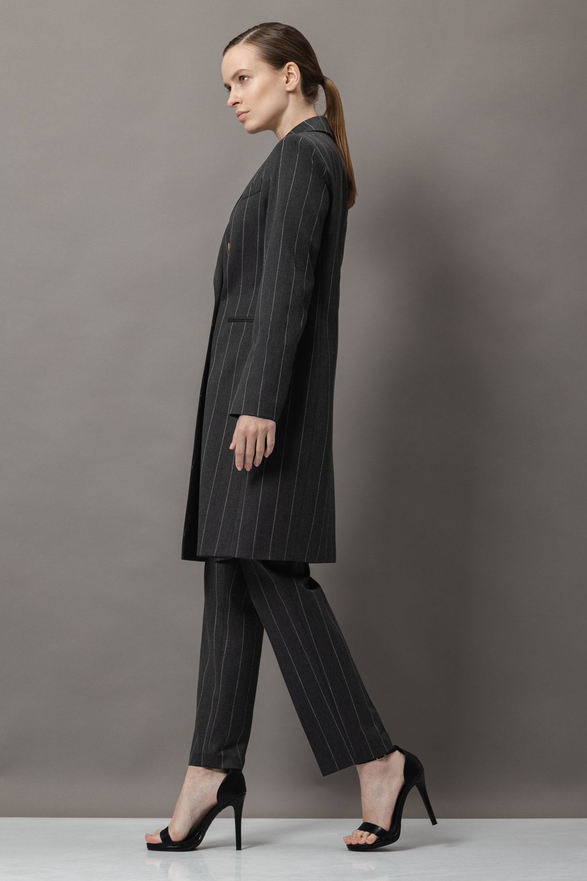 Удлиненный жакет в полоску VASSA&Co, пол женский, цвет серый, фото №3