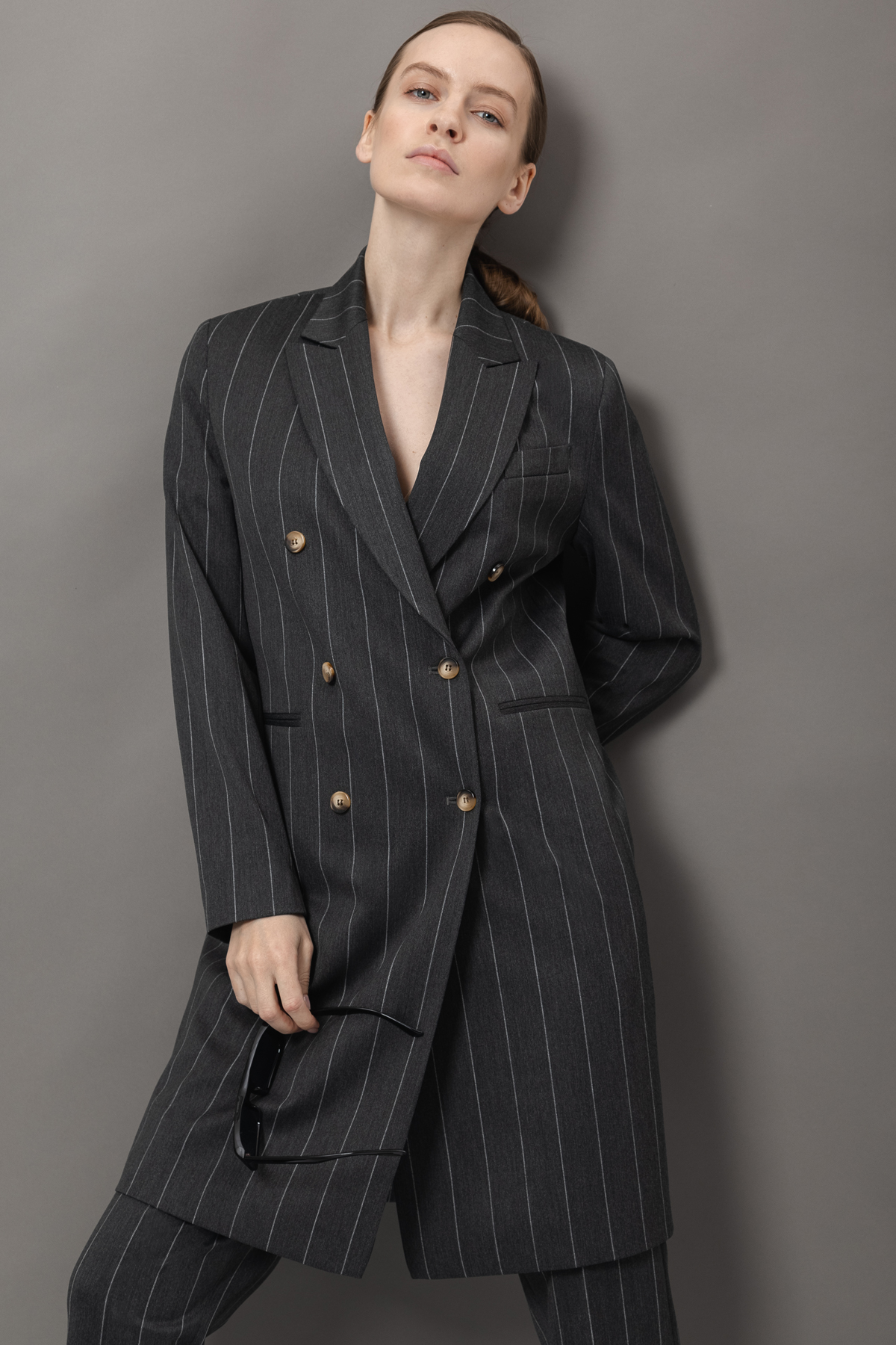 Удлиненный жакет в полоску VASSA&Co, пол женский, цвет серый, фото №6