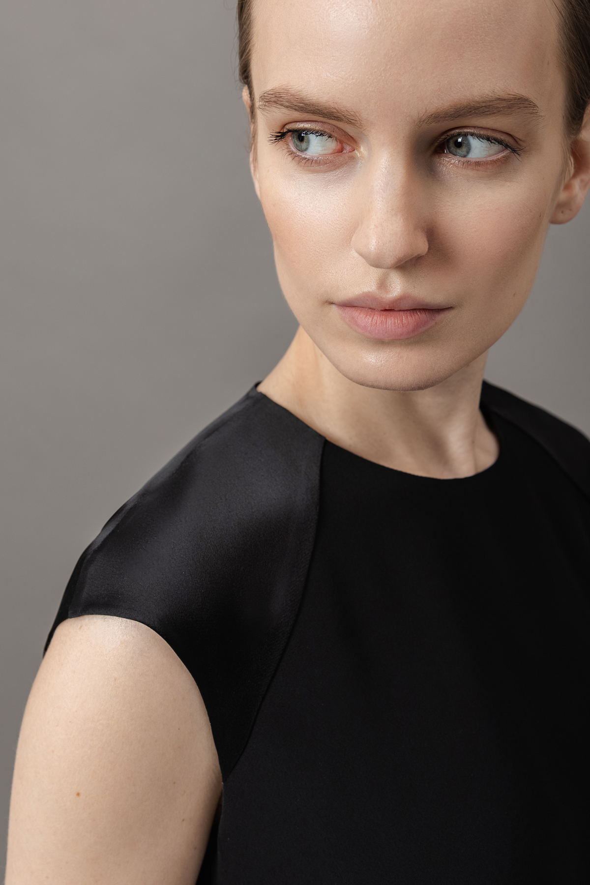 Блузка с фактурными вставками VASSA&Co, пол женский, цвет черный, фото №2